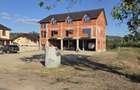 Vila/Casa de vanzare Sebis - 10 camere, 10 bai, 3 garaje 1200mp