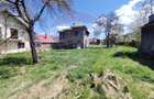 Casă / Vilă situată pe strada Petreni - 5