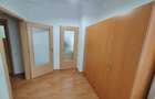 Vând un apartament cu o cameră, bucătărie, baie, debara, hol, 38 mp. Str Gladiol - 1