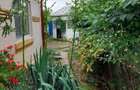 Vand casa de locuit si teren 4000 mp - 5