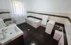 Casa / Vila cu 5 camere de vanzare