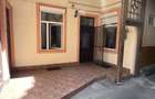 Apartament 2 camere parter in curte de inchiriat