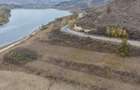 TEREN EXTRAVILAN 1.500mp, in Bezid, aproape de lac.