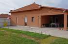 Vand casa in sat linistit,detalii whatsapp 0035796298810
