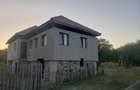 Vand casa aproape de oras. - 2