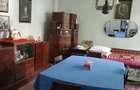 Casa de vanzare, posibil amenajare spatiu comercial compusa din 3 dormitoere, 2 livinguri, un antreu - 4