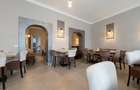 O proprietate de poveste în Zărnești | Potențial hotelier, restaurant și cramă |