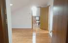 Persoană fizică vând apartament tip mansardă 3 dormitorare + living cu bucatarie - 2