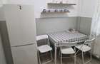 Inchiriez apartament 2 camere, decomandat, balcon, proaspat renovat, mobilat, utilat Arad, zona Aradul Nou vizavi de Gara, bloc reabilitat. - 5