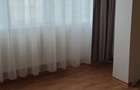 Proprietar, oferă spre vânzare apartament 3 camere decomandat zona Mioritei