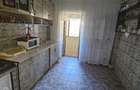 Poarta 6 , km 4 , 2 camere decomandat etaj 2