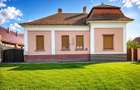 Casa solida plus gradina matura intr-o zona linistita in centrul Var - 8