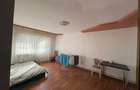 Apartament 4 camere, etaj 2/4 spatios si bine compartimentat - 1