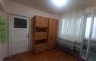Inchiriez o camera intr-un apartament cu 3 camere - 4