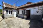 Casa 3 camere + , singur in curte - 1