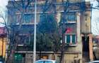 Casă cu 16 camere cu Canalizare în 1 Mai - 1
