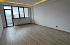 Apartament cu 3 camere decomandat în Tractorul - 2