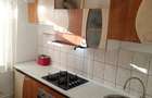 Apartament cu 2 camere decomandat în Km 4 - 3