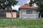 Casă cu 3 camere în Central - 1