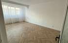 Vand apartament , 3 camere , tip BT,decomandat ,etajul 4 8 - 3