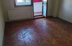 Calea Calarasilor,apartament 2 camere, etajul 1, decomandat, curat,liber