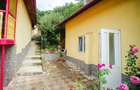 Casă cu 5 camere în Costești - 9