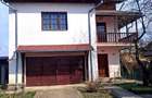 Casă cu 8 camere cu Teren 1500 Mp în Central - 2