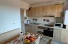 Apartament cu 2 camere decomandat în Tractorul - 1