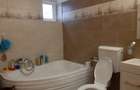 Casă cu 4 camere în Central - 6
