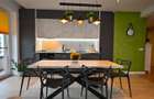 Apartament cu 3 camere decomandat în Tractorul - 2
