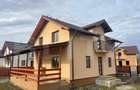 Casă cu 3 camere cu Teren 400 Mp în Central - 1