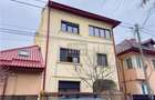 Casă individuală cu 7 camere cu Canalizare în Domenii - 2