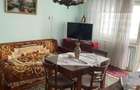 De vanzare apartament 4 camere, strada Carpati, central - 1