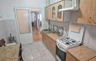 De vanzare apartament 3 camere decomandat