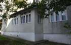 Apartament cu 3 camere decomandat în Huși - 2