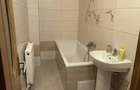 Inchiriez apartament 2 camere decomandate zona 1 decembrie etajul 1 - 8