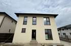 Casă cu 7 camere cu Teren 270 Mp în Central - 1