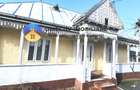 Casă individuală cu 5 camere cu Teren 2268 Mp în Humulești - 1