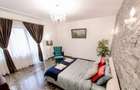 Apartament cu 5 camere decomandat în P-ța Universității - 13