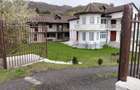 Casa cu 5 camere + teren intravilan de 1209 mp in Iscroni- Aninoasa - 2