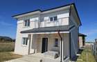 Vila de vanzare P+1, 5 camere, Samurcasi, Crevedia - zona lacuri