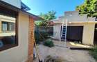 CASA 6 CAMERE CHITILA ,TEREN 590 MP, PANOURI 12 KW ,GARAJ
