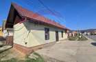 Casa cu 2 camere de vanzare
