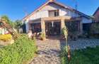 Casă cu Teren 1400 Mp în Central - 8