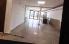 Spatiu comercial intare si utilitati separate - 1