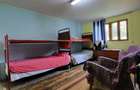 Casa cu 3 camere in One?ti - 2