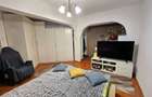Apartament 2 camere, 2 balcoane, Cetate, etaj 1, zona Mercur