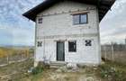 Casa de vanzare , zona Uriu, teren de 30 arii - 4