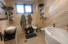 De vanzare casa din caramida in Roman, P+1, teren de 500mp, mobilata - 17