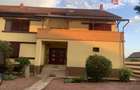 Vila Duplex cu lac si piscina Giarmata Vii cu 5880 mp de te - Giarmata Vii (Timis)